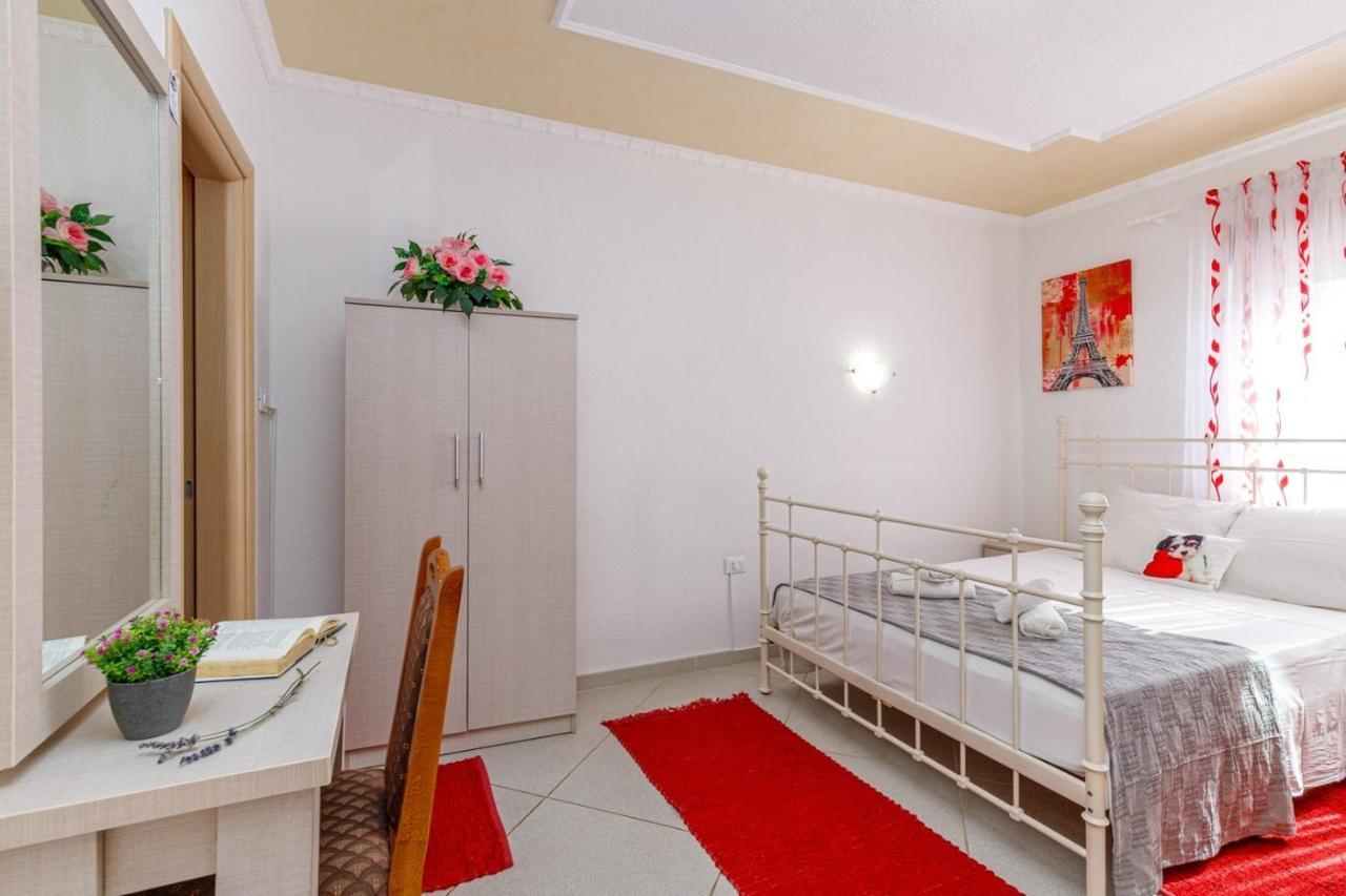 Genoa Rooms Poreč Eksteriør billede