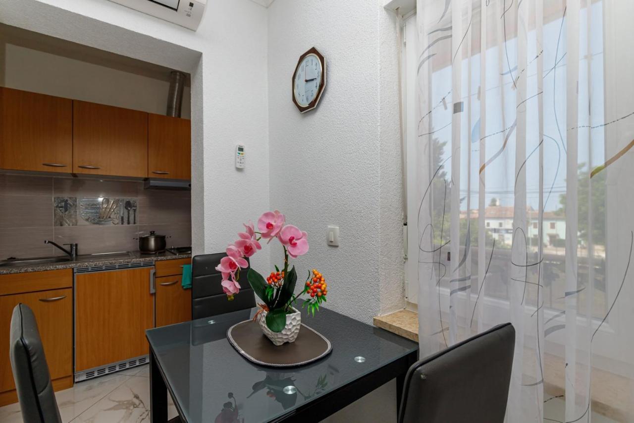 Genoa Rooms Poreč Eksteriør billede