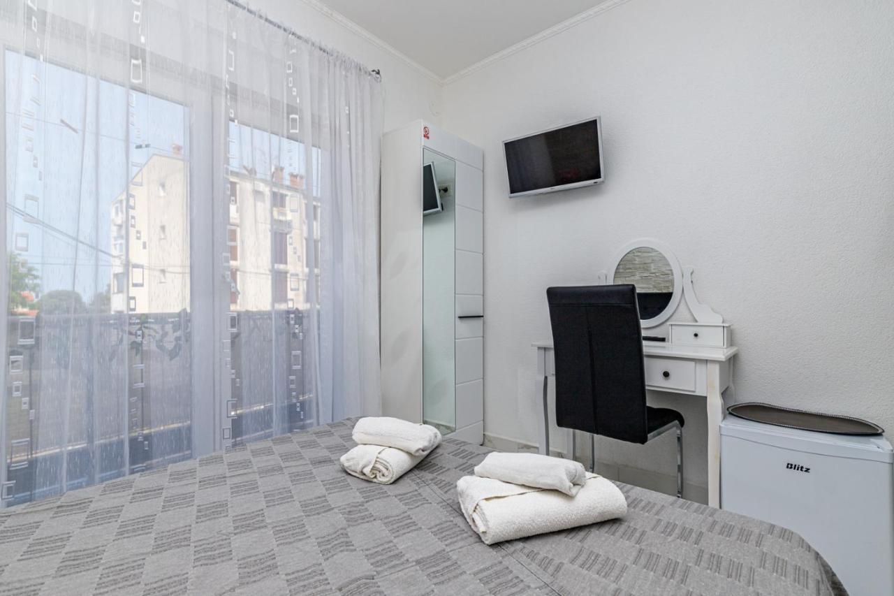 Genoa Rooms Poreč Eksteriør billede