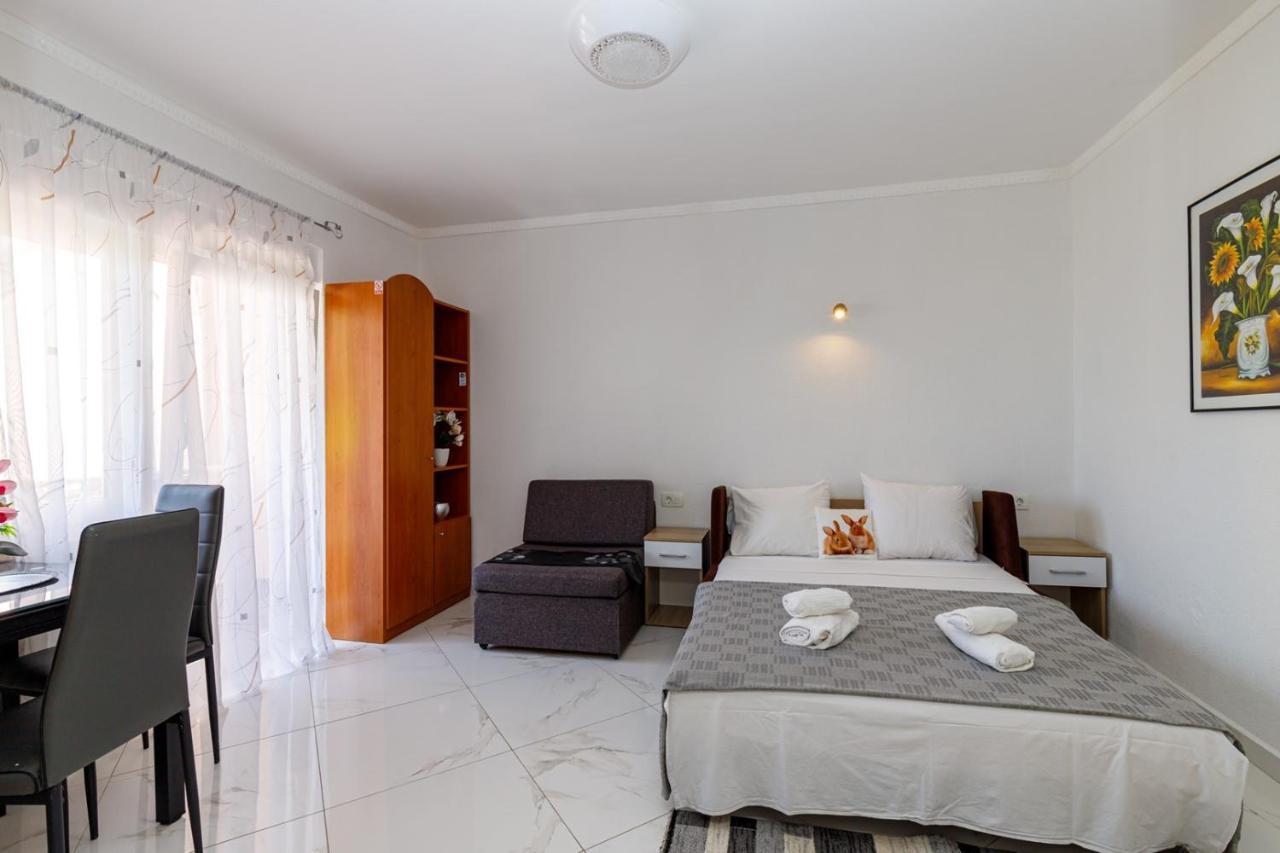 Genoa Rooms Poreč Eksteriør billede