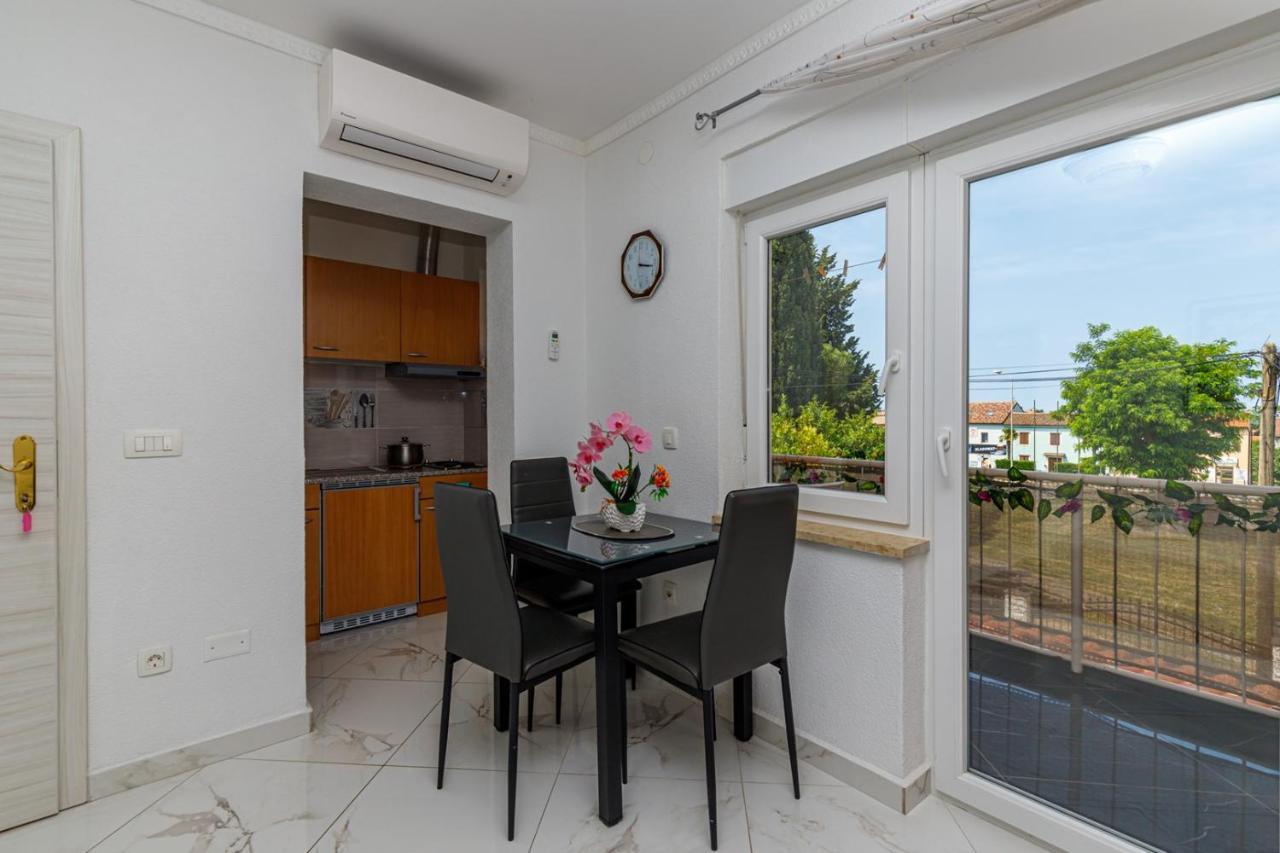 Genoa Rooms Poreč Eksteriør billede