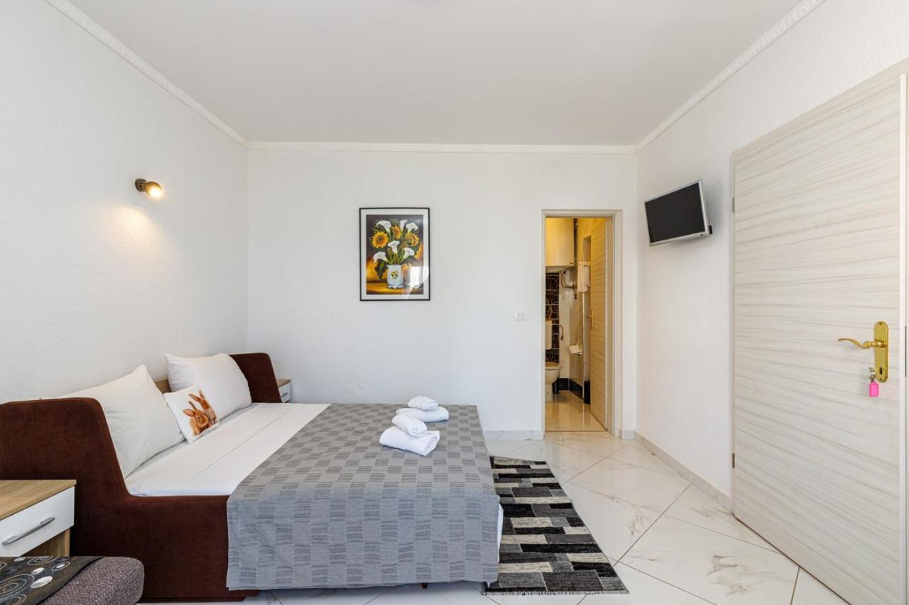 Genoa Rooms Poreč Eksteriør billede