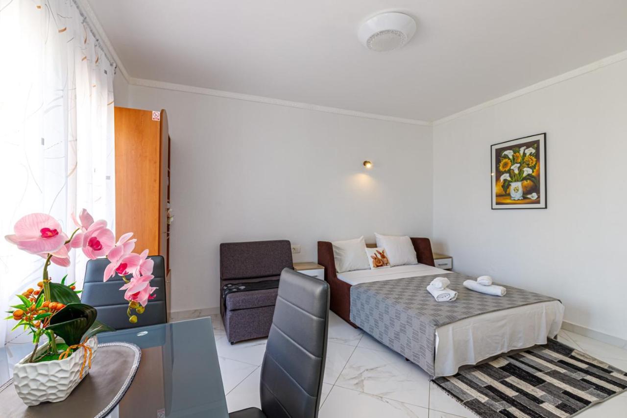 Genoa Rooms Poreč Eksteriør billede